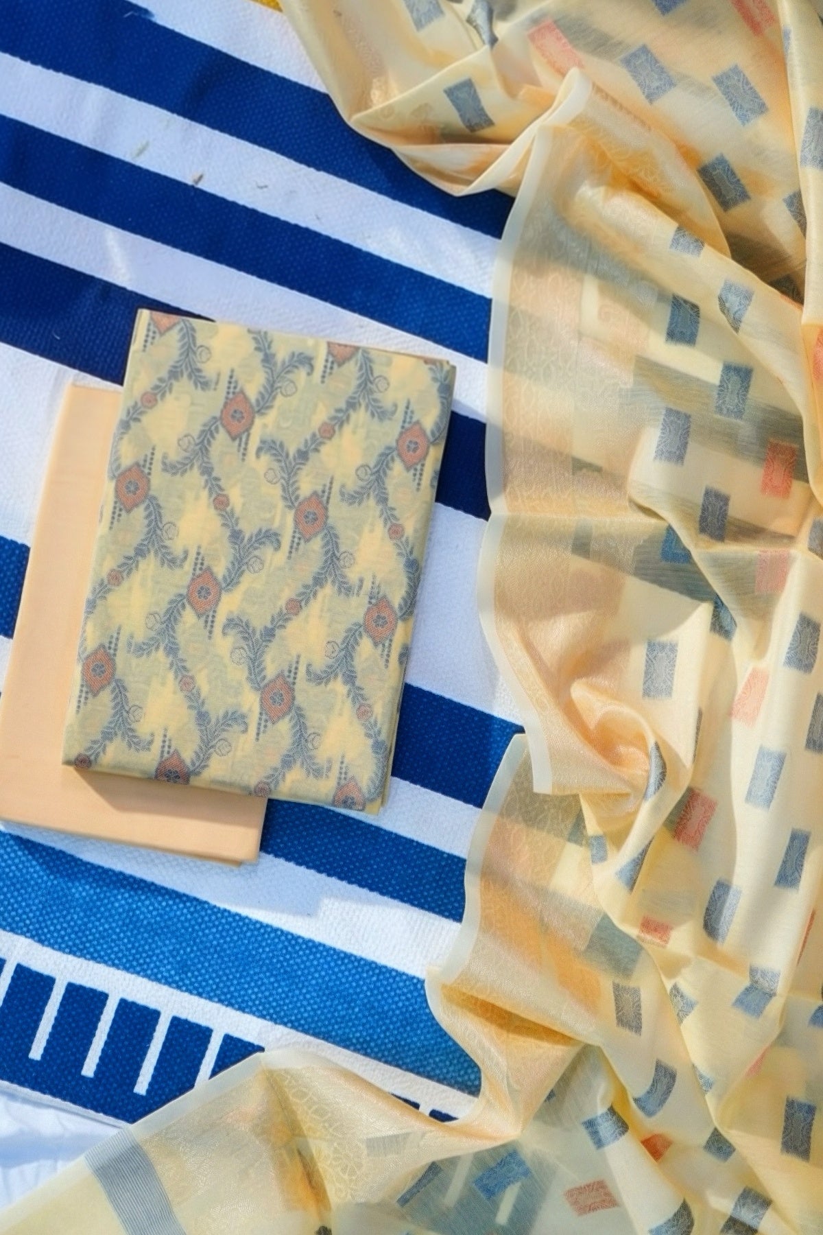 YELLOW MOTIF
