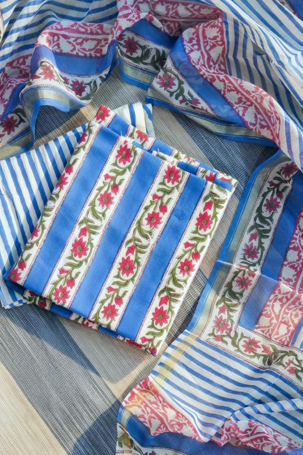 BLUE PINK FLORAL