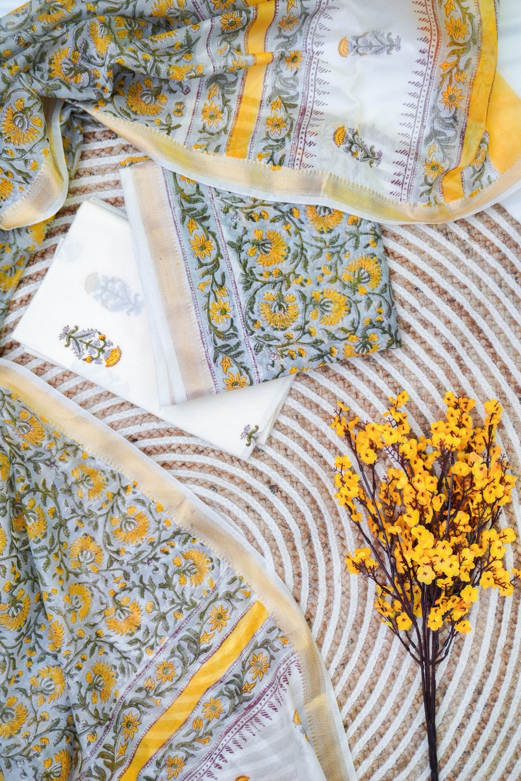 GREY CHANDERI