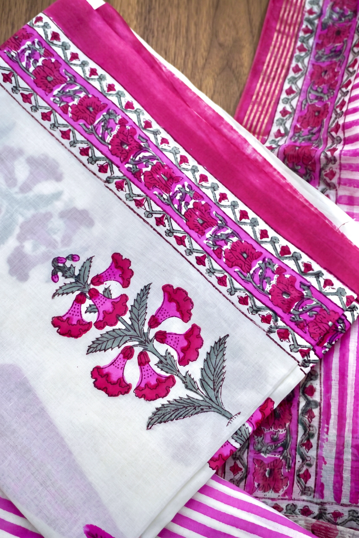 PINK LEAF
