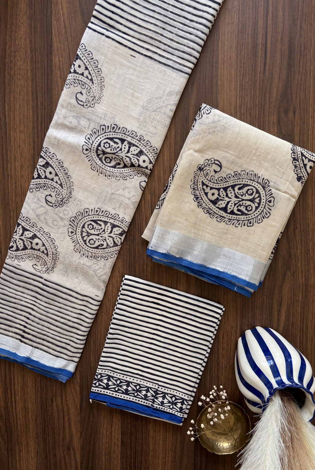 BLACK AMBI
