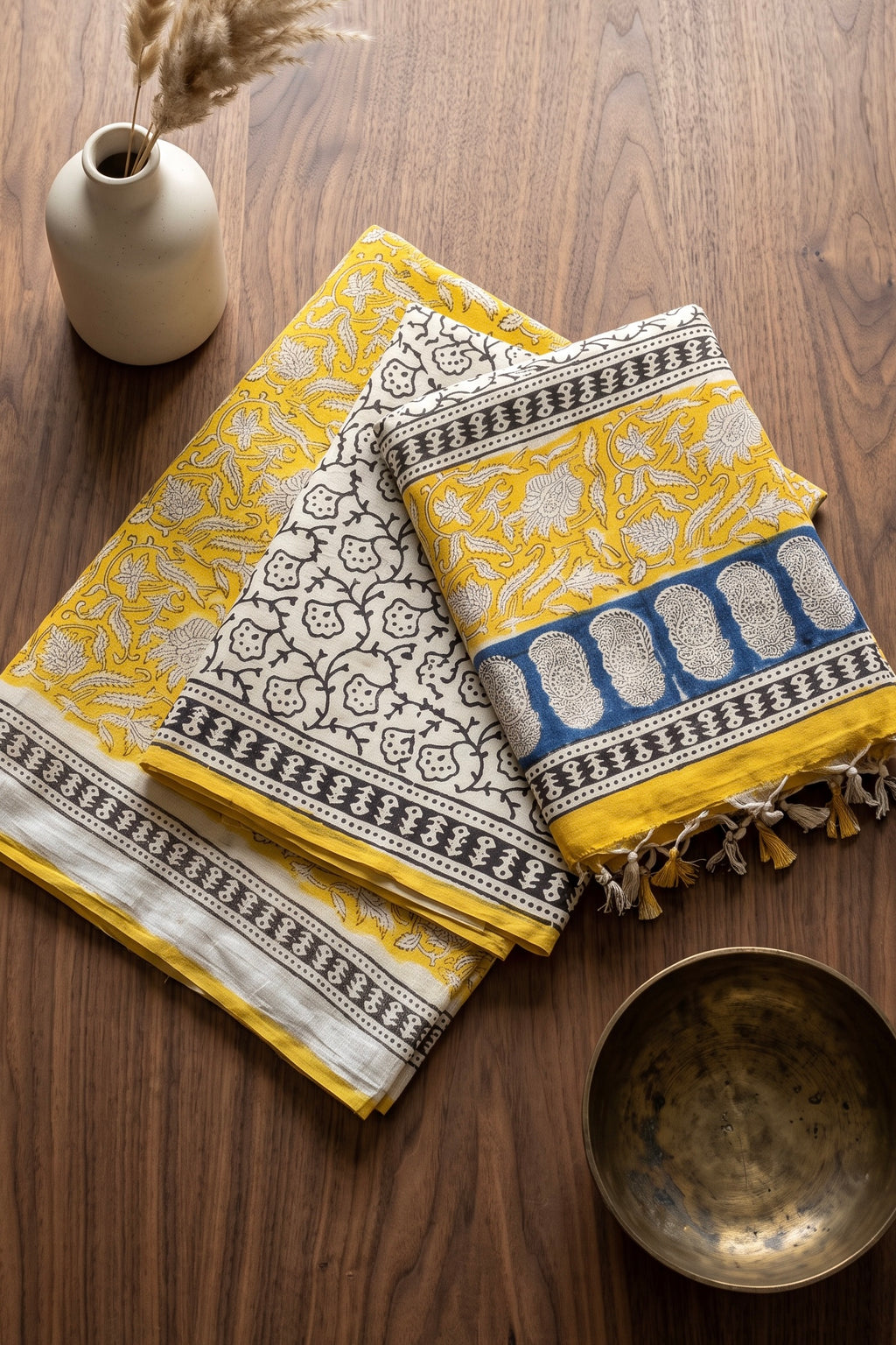 MUSTARD WITH CREAM FLOWERS